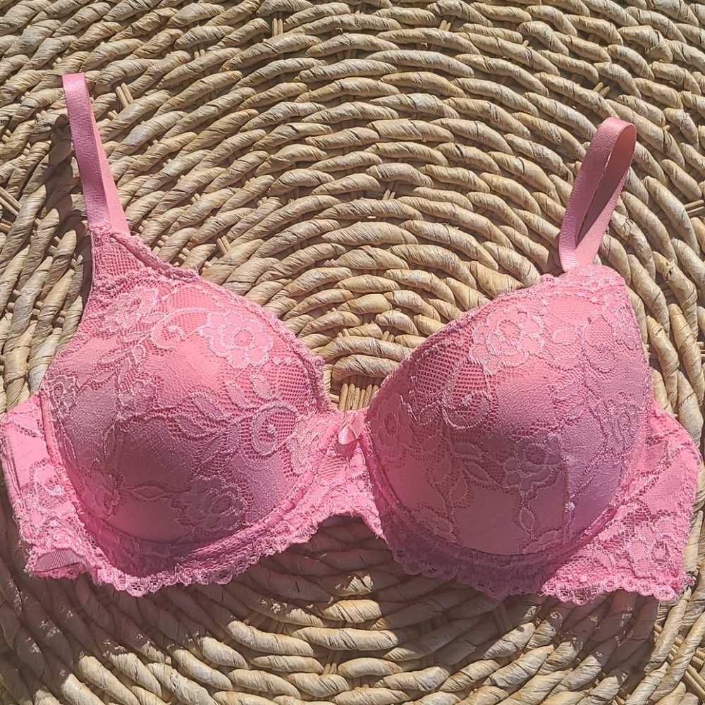Pink lace bra💗